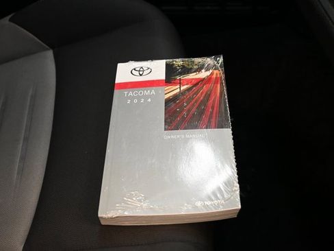 Used 2024 Toyota Tacoma TRD Off-Road image 18