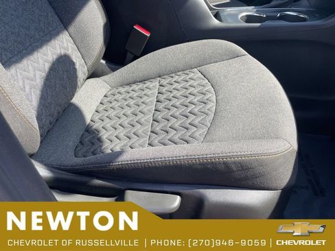 Used 2024 Chevrolet Equinox LT FWD image 23