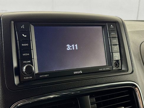 Used 2019 Dodge Grand Caravan SXT FWD image 14