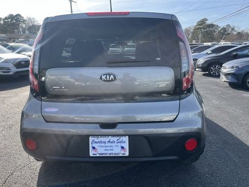 Used 2018 Kia Soul Base image 6