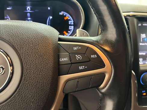 Used 2015 Jeep Grand Cherokee Limited w/ Luxury Group II AWD/4WD image 17