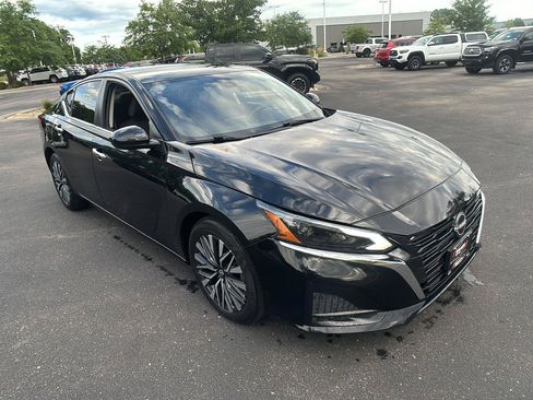Used 2023 Nissan Altima 2.5 SV FWD image 7
