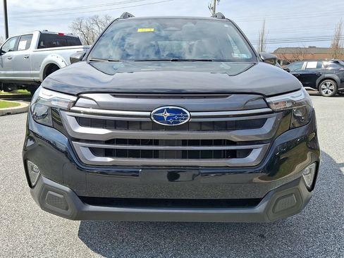 Certified 2025 Subaru Forester Premium image 3