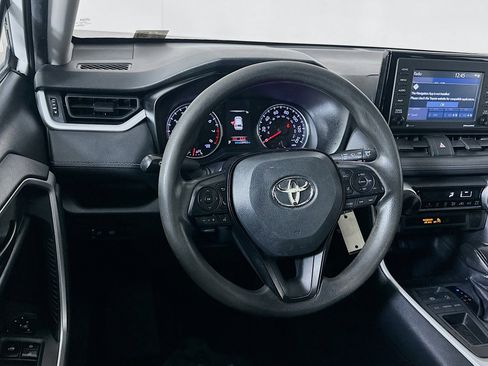 Used 2020 Toyota RAV4 LE image 18