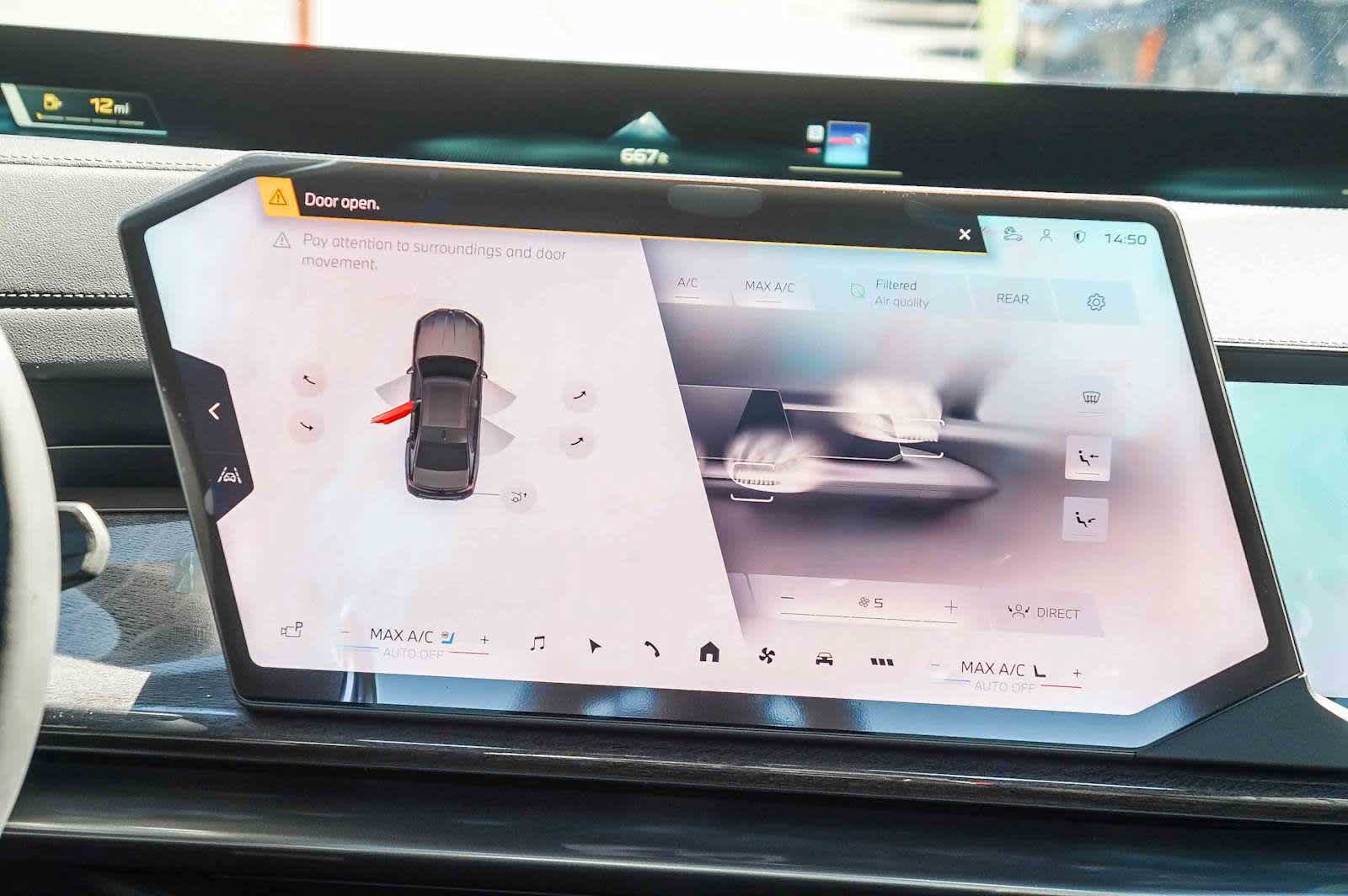 New 2027 BMW 740i RWD image 14