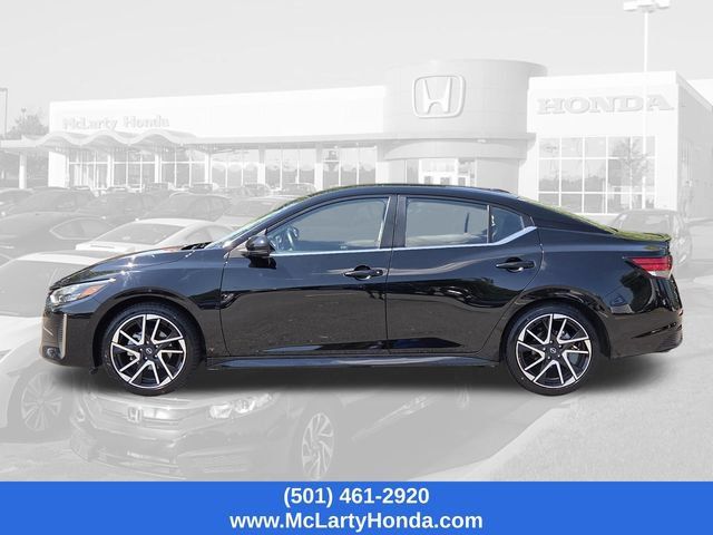 Used 2025 Nissan Sentra SR FWD image 2