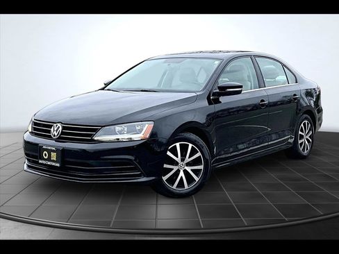 Used 2017 Volkswagen Jetta SE FWD image 1