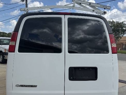 Used 2015 Chevrolet Express 2500 RWD image 7