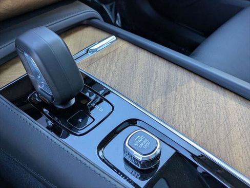 Used 2025 Volvo XC90 B6 Plus w/ Protection Package Premier image 21