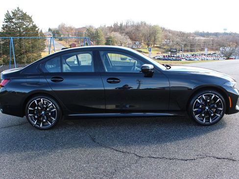 New 2026 BMW 330i xDrive Sedan w/ M Sport Package image 9