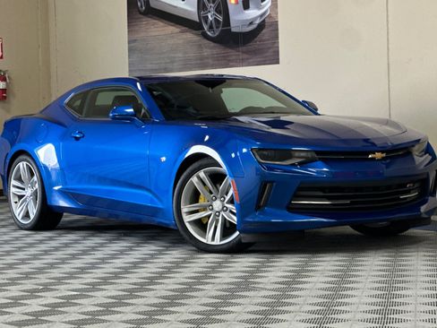 Used 2016 Chevrolet Camaro LT RWD image 2