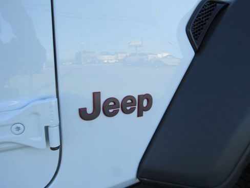 Used 2023 Jeep Wrangler Rubicon w/ Xtreme 35 Tire Package image 14