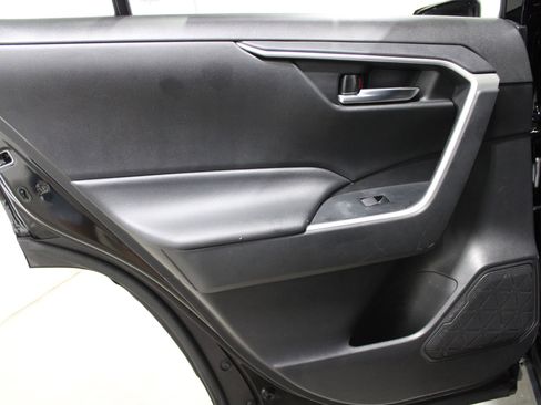 Used 2021 Toyota RAV4 XLE FWD image 14