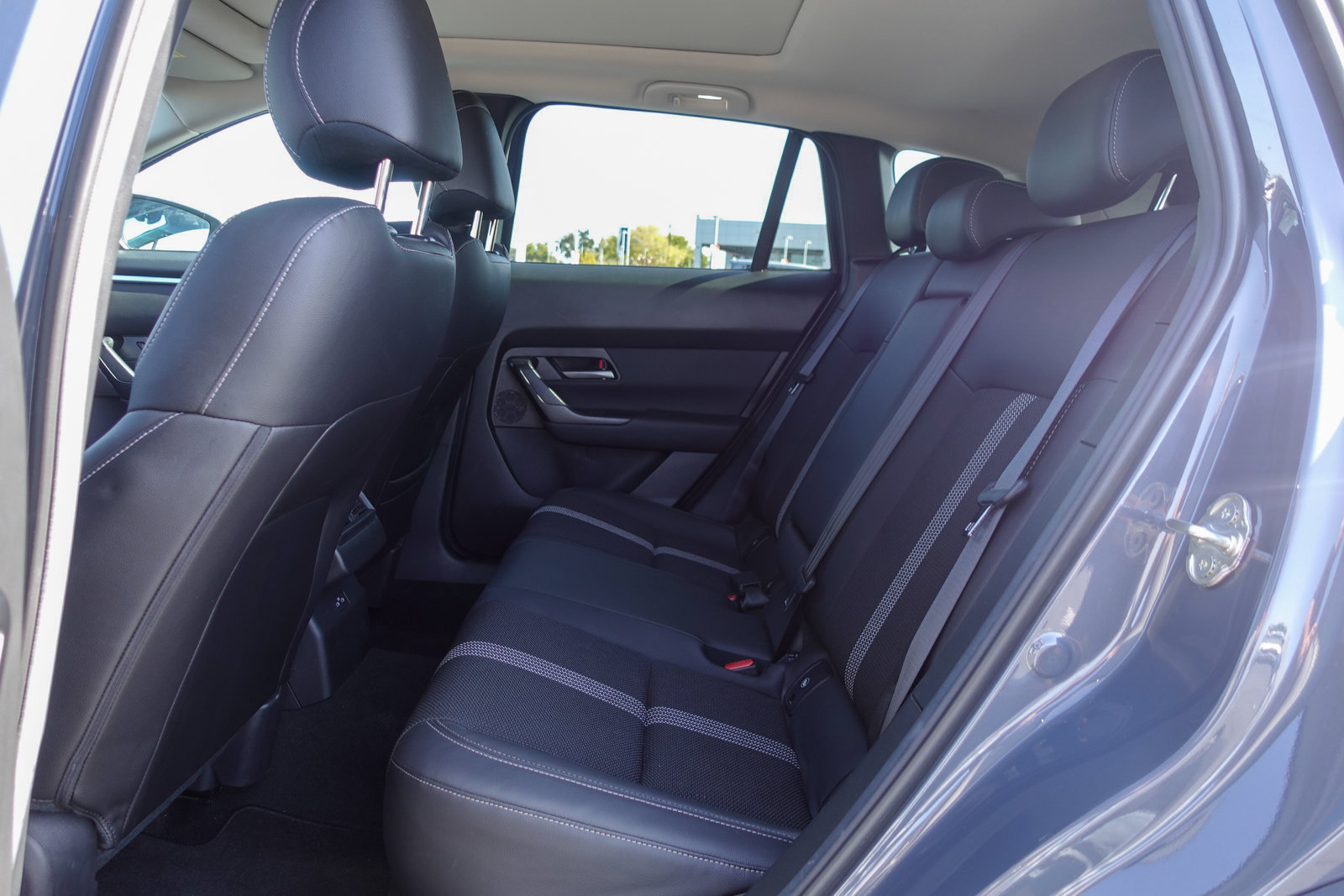 Certified 2025 MAZDA CX-50 AWD 2.5 S w/ Premium Package image 14
