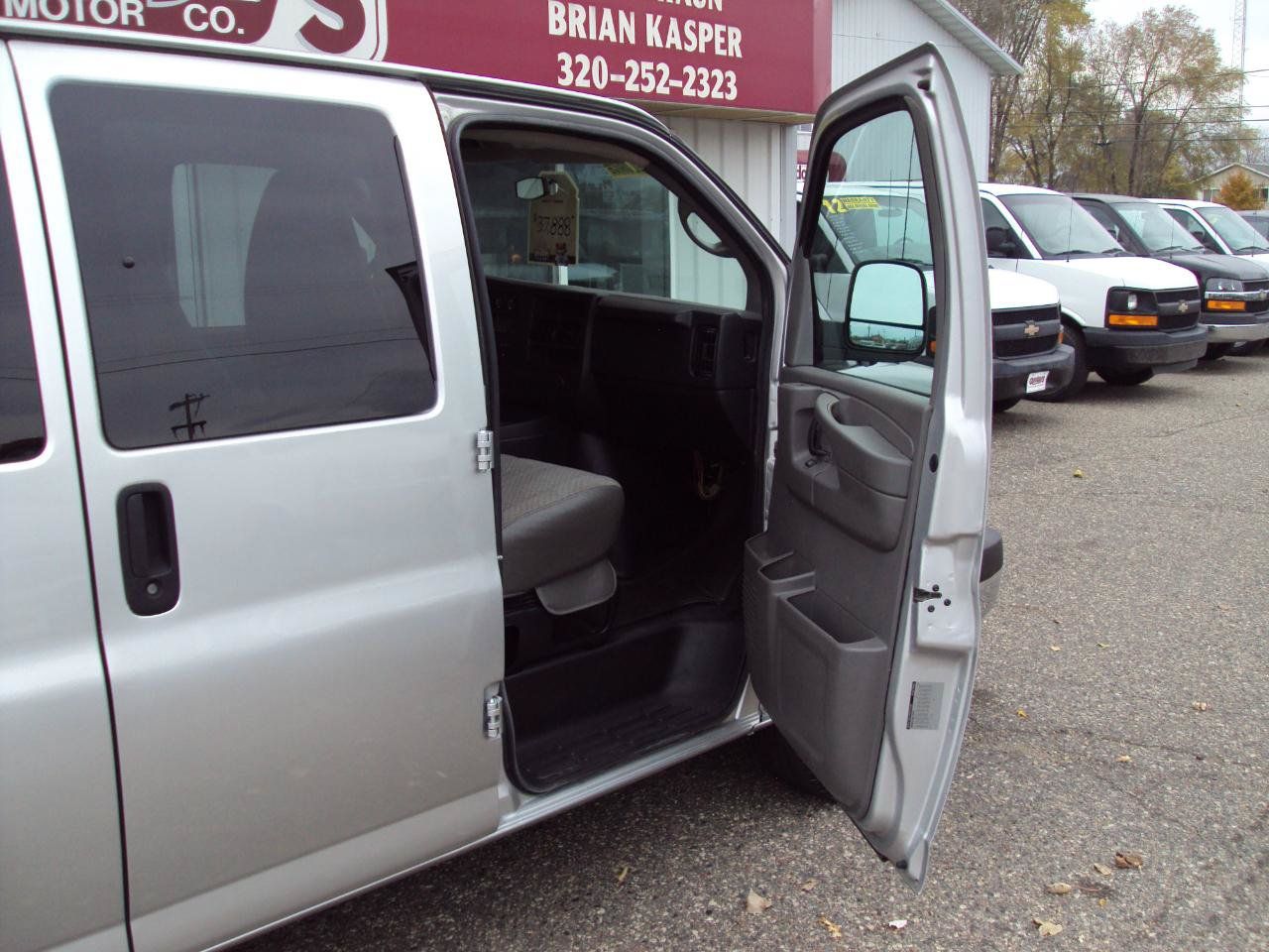 Used 2013 Chevrolet Express 1500 LT w/ LT Preferred Equipment Group AWD/4WD image 13