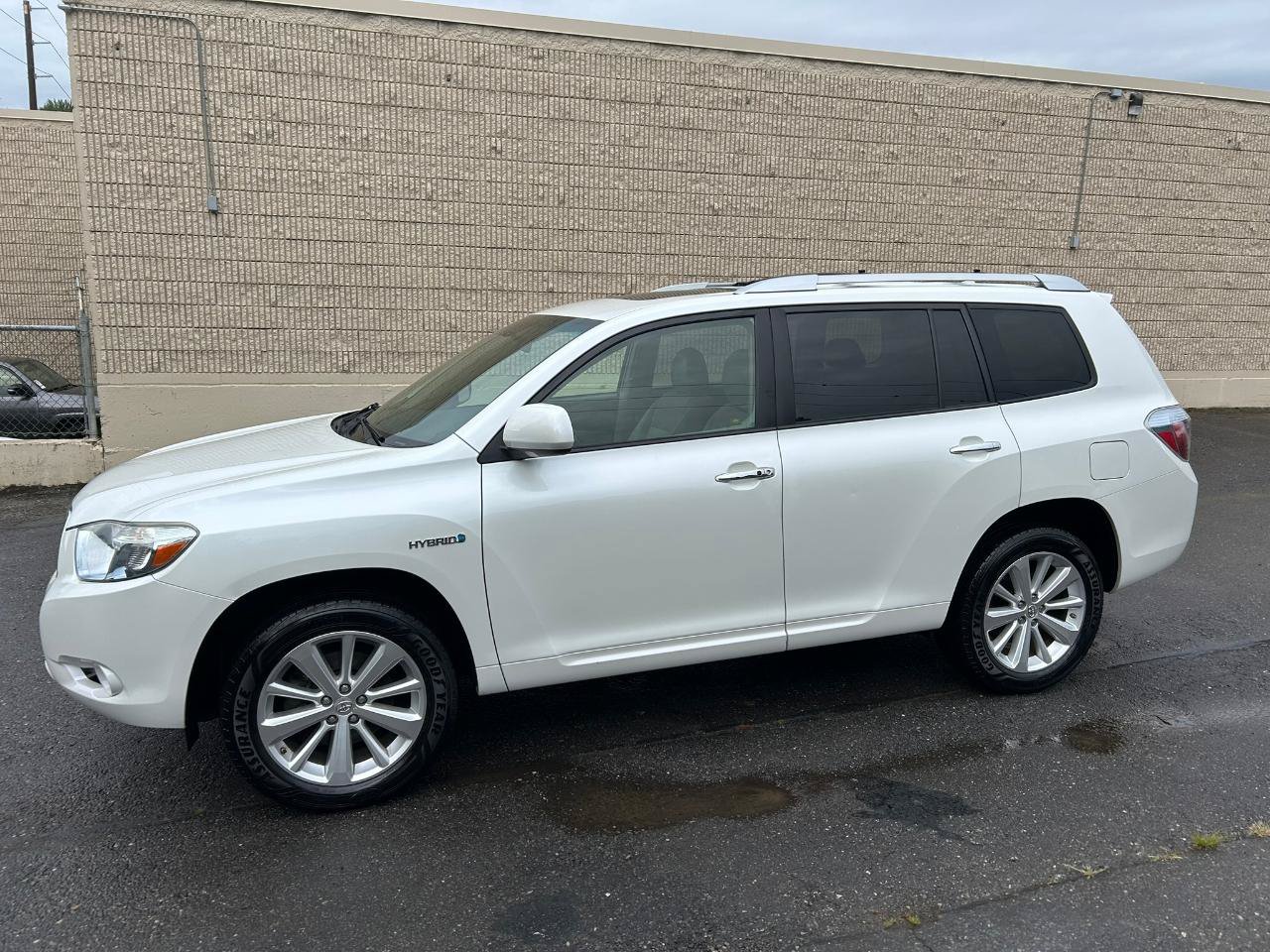 Used 2010 Toyota Highlander Limited AWD/4WD image 8
