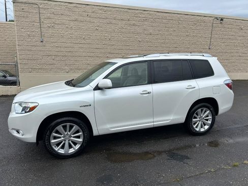 Used 2010 Toyota Highlander Limited AWD/4WD image 8