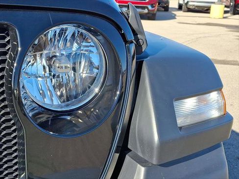 Used 2022 Jeep Wrangler Unlimited Sport image 27