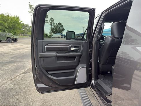 New 2026 RAM 2500 Laramie AWD/4WD image 12