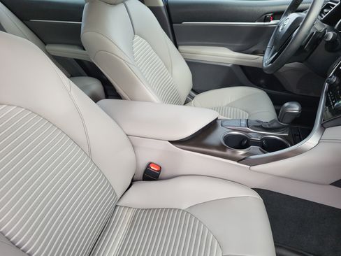 Used 2023 Toyota Camry SE w/ Audio Upgrade Package image 13