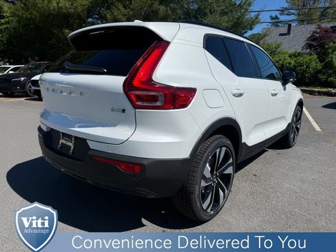 New 2026 Volvo XC40 B5 Plus w/ Climate Package AWD/4WD image 8