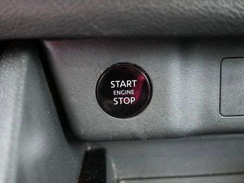 Used 2025 Nissan Rogue SV AWD/4WD image 38