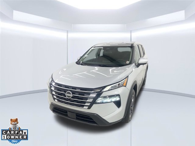 Used 2024 Nissan Rogue SV FWD image 2