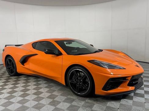 Used 2022 Chevrolet Corvette Stingray Coupe w/ Z51 Performance Package RWD image 10