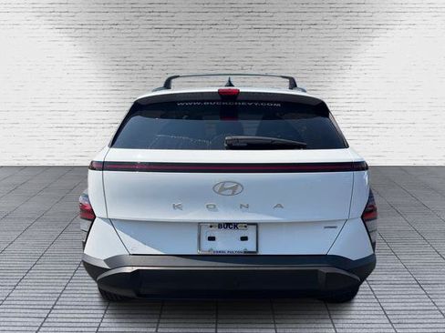 Used 2024 Hyundai Kona SEL w/ Convenience Package AWD/4WD image 3