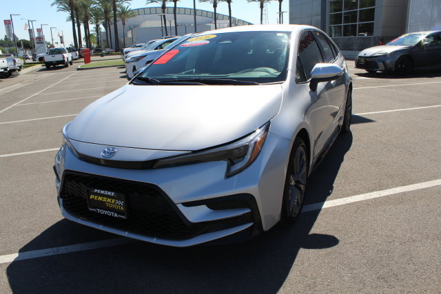 Certified 2026 Toyota Corolla SE FWD image 4