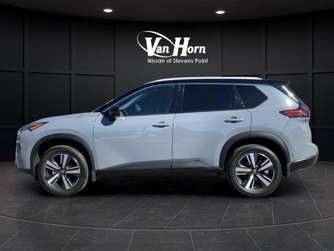 Used 2024 Nissan Rogue SL w/ SL Premium Package image 13