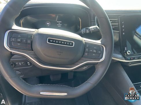 Used 2024 Jeep Wagoneer Series II w/ Flexible Seating Group RWD image 8