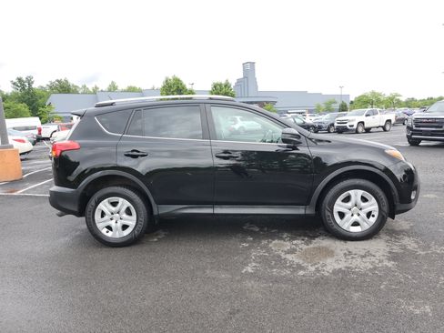 Used 2015 Toyota RAV4 LE FWD image 16