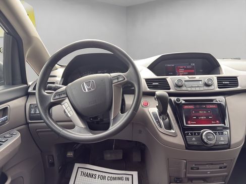 Used 2016 Honda Odyssey SE image 13