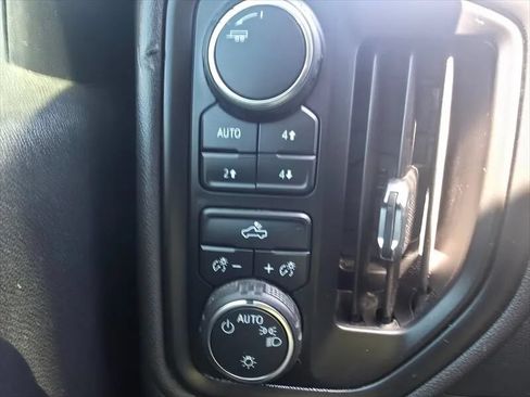 Used 2023 Chevrolet Silverado 1500 Custom Trail Boss AWD/4WD image 31