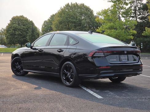 Certified 2025 Honda Accord SE image 19