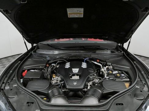 Certified 2022 Maserati Levante GT image 36