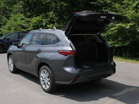 Used 2023 Toyota Highlander Limited AWD/4WD image 7
