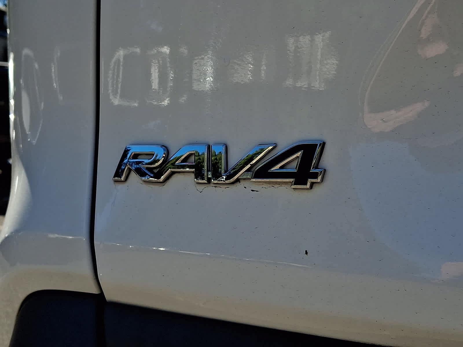 Used 2019 Toyota RAV4 XLE w/ Carpet Mat Package AWD/4WD image 13
