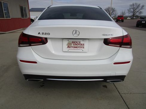 Used 2022 Mercedes-Benz A 220 4MATIC image 8