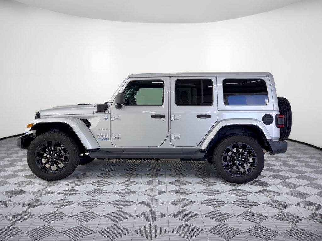 Used 2022 Jeep Wrangler Unlimited Sahara w/ Cold Weather Group AWD/4WD image 2