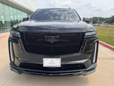 Used 2023 Cadillac Escalade ESV V AWD/4WD image 9