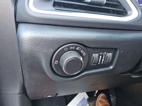 New 2026 Chrysler Voyager LX image 30