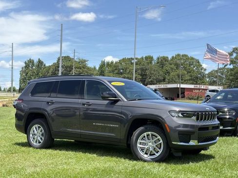 New 2026 Jeep Grand Cherokee L Laredo RWD image 17