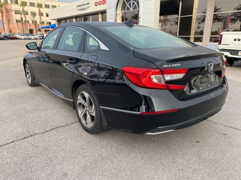 Used 2018 Honda Accord EX image 9
