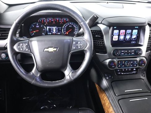 Used 2020 Chevrolet Suburban Premier AWD/4WD image 34