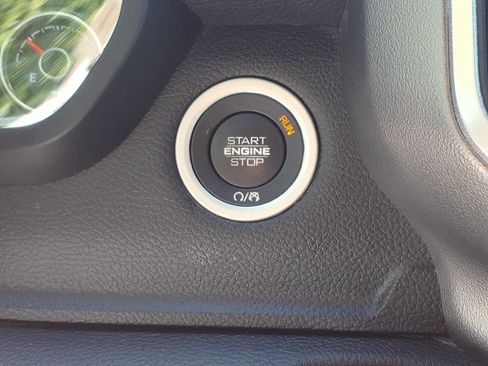 Used 2019 RAM 1500 Big Horn AWD/4WD image 15