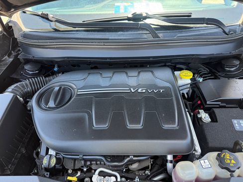 Used 2019 Jeep Cherokee Trailhawk w/ Cold Weather Group AWD/4WD image 22