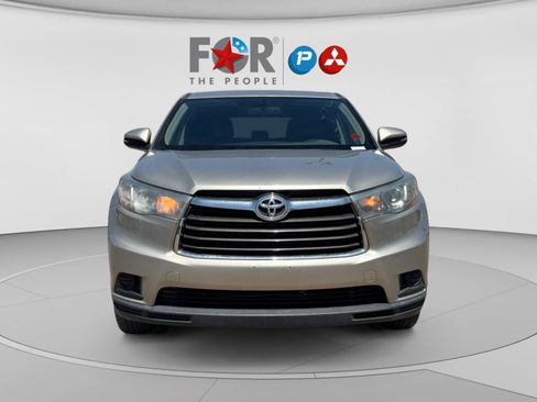 Used 2016 Toyota Highlander LE AWD/4WD image 8