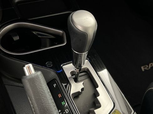 Used 2018 Toyota RAV4 Limited image 22